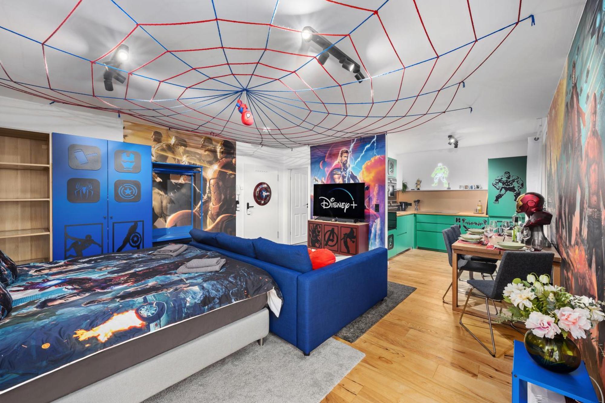 Edler Wohnraum Disney Marvel Studio Mit Balkon, Boxspringbett, Kaffeevollautomat, Lift & Parkplatz Хемніц Екстер'єр фото