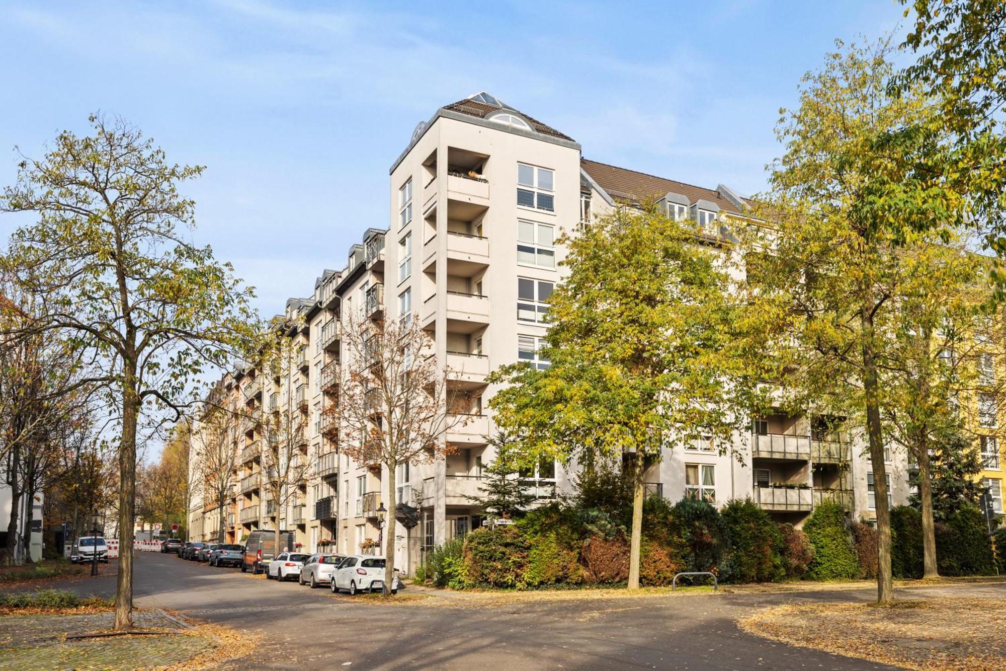 Edler Wohnraum Disney Marvel Studio Mit Balkon, Boxspringbett, Kaffeevollautomat, Lift & Parkplatz Хемніц Екстер'єр фото