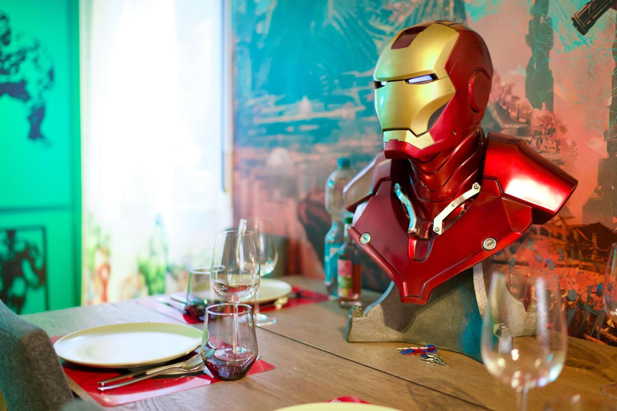 Edler Wohnraum Disney Marvel Studio Mit Balkon, Boxspringbett, Kaffeevollautomat, Lift & Parkplatz Хемніц Екстер'єр фото
