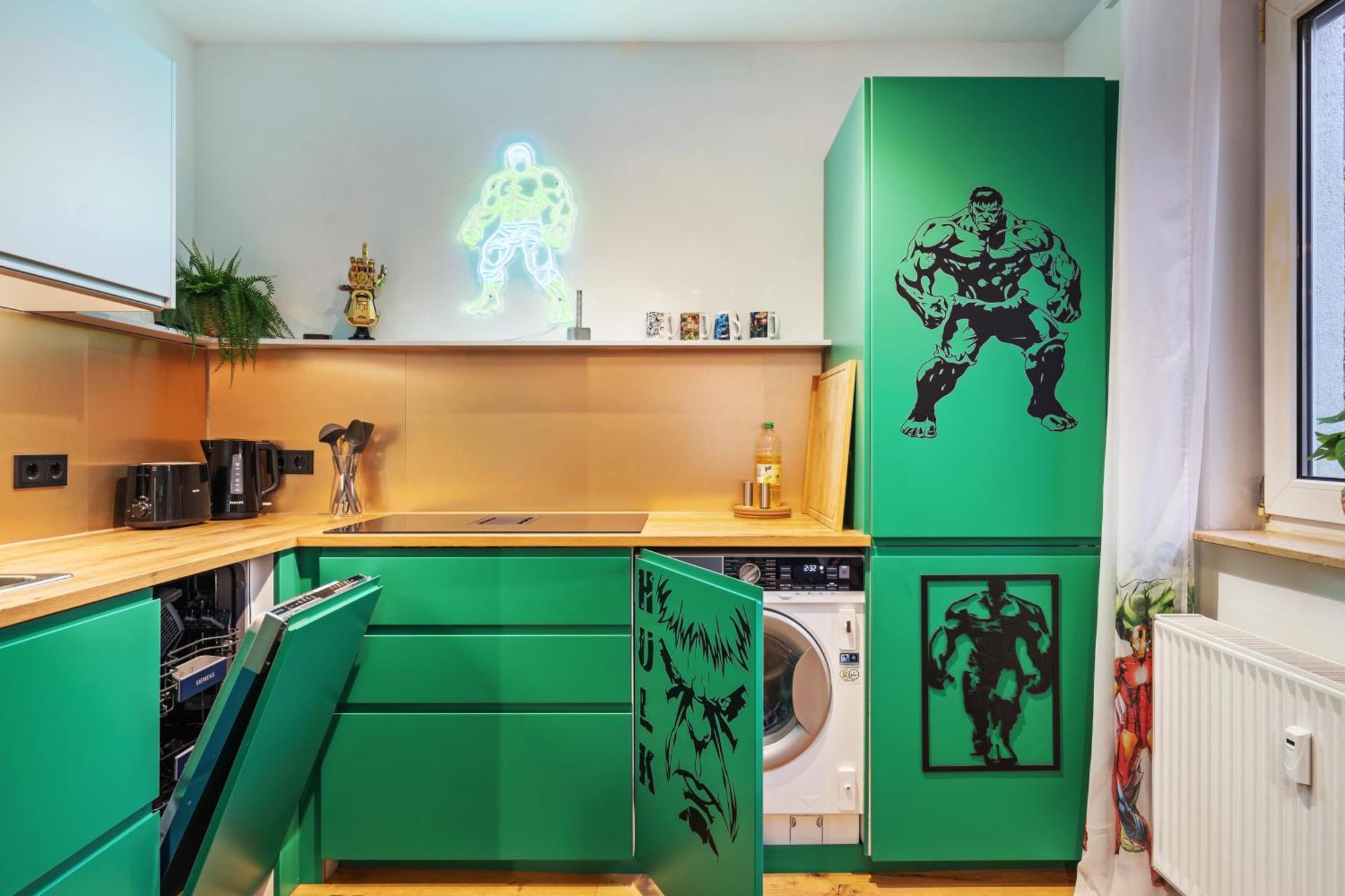 Edler Wohnraum Disney Marvel Studio Mit Balkon, Boxspringbett, Kaffeevollautomat, Lift & Parkplatz Хемніц Екстер'єр фото