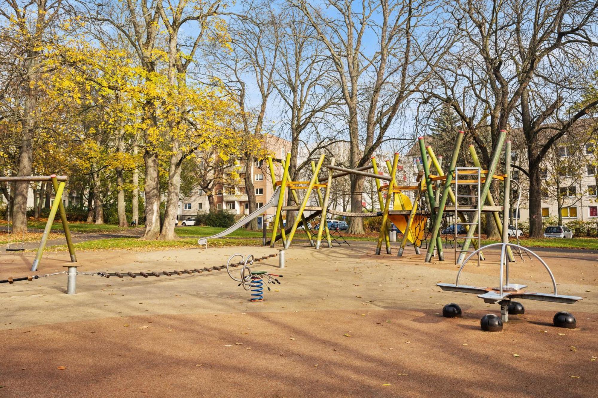 Edler Wohnraum Disney Marvel Studio Mit Balkon, Boxspringbett, Kaffeevollautomat, Lift & Parkplatz Хемніц Екстер'єр фото