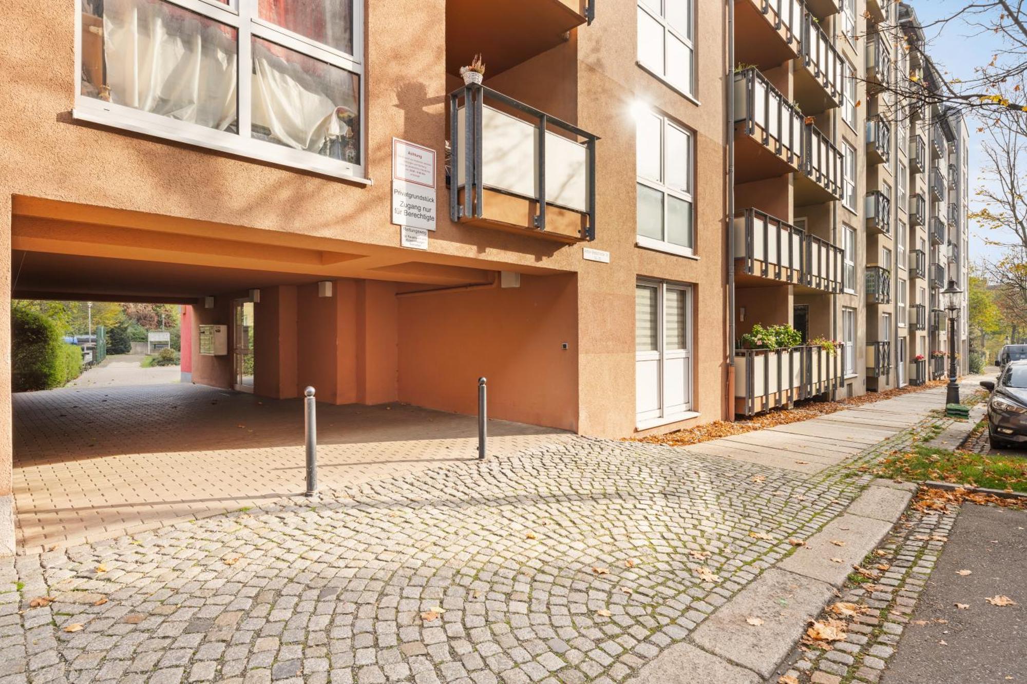 Edler Wohnraum Disney Marvel Studio Mit Balkon, Boxspringbett, Kaffeevollautomat, Lift & Parkplatz Хемніц Екстер'єр фото
