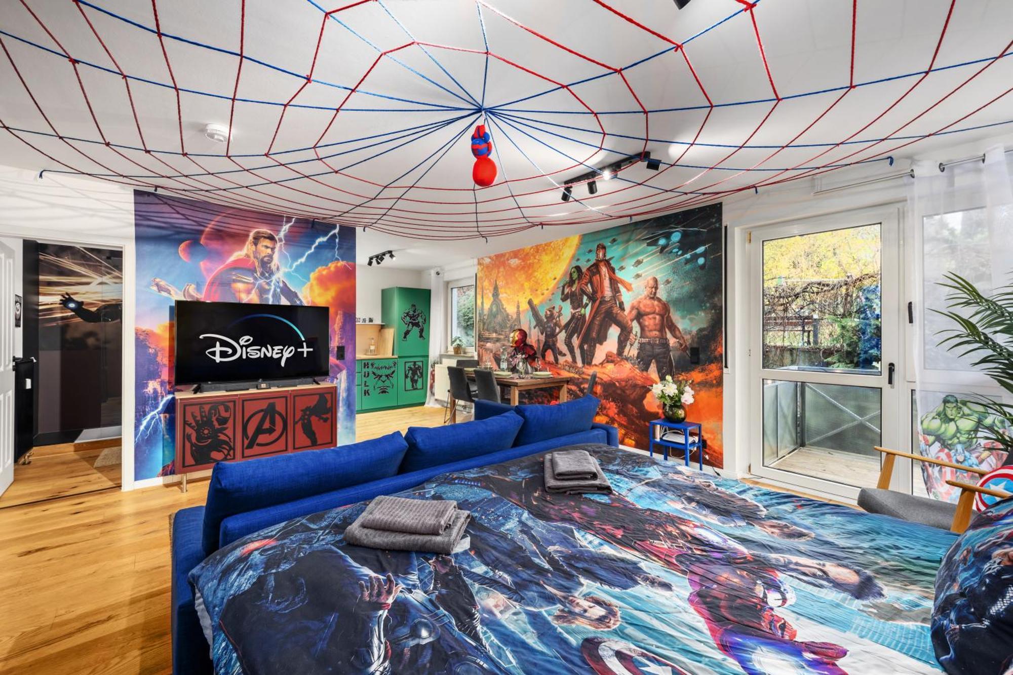 Edler Wohnraum Disney Marvel Studio Mit Balkon, Boxspringbett, Kaffeevollautomat, Lift & Parkplatz Хемніц Екстер'єр фото